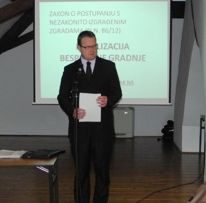 Habuš tribina pano legalizacija