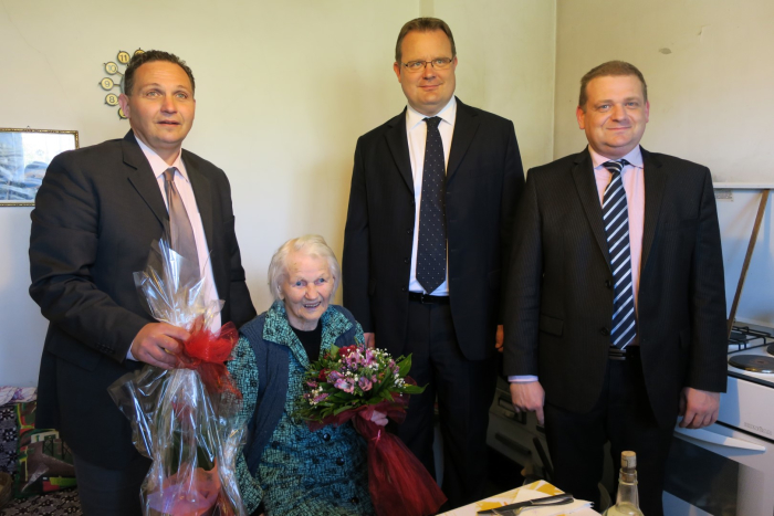 proslava 102. rođendana bake Ane proslava 102. rođendana bake Ane