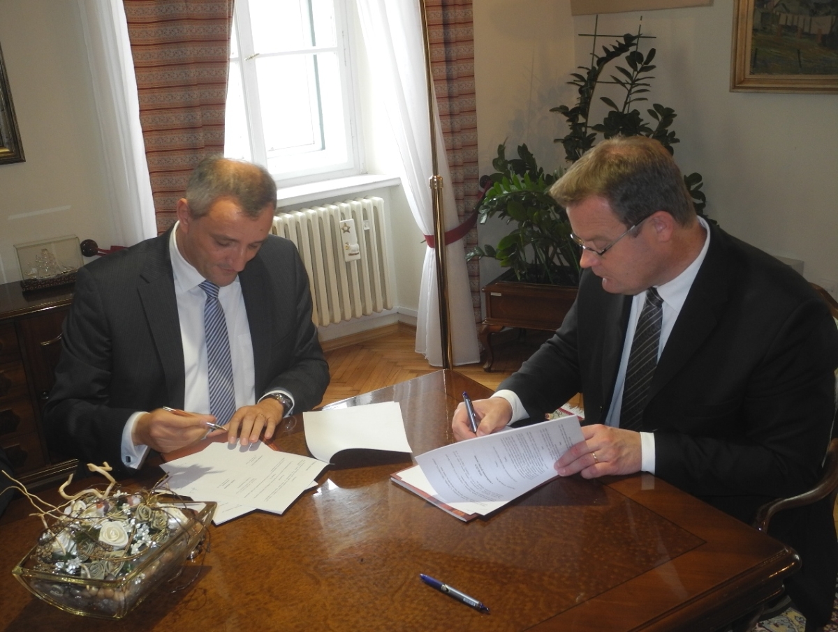 potpisivanje ugovora sa tvrtkom Europlakat