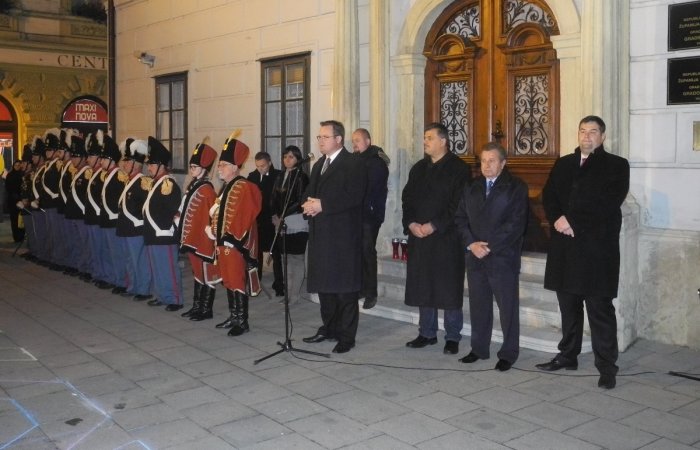 paljenje svijeća uoči Dana sjećanja na žrtvu Vukovara paljenje svijeća uoči Dana sjećanja na žrtvu Vukovara